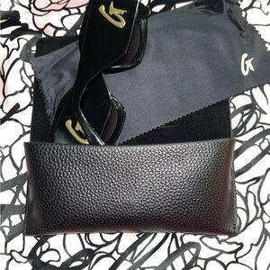 Elegant Black Sunglasses